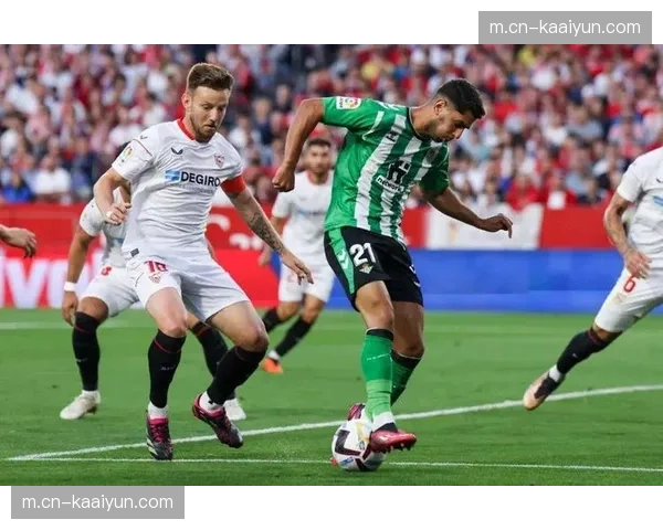 塞维利亚德比双方射门合计28次 进攻开放度与对攻态势明显 塞维利亚德比双方射门合计28次 进攻开放度与对攻态势明显